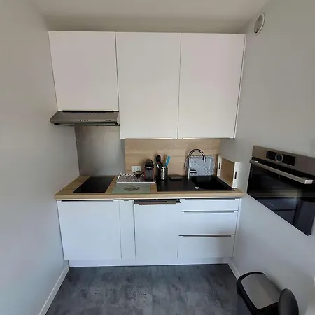 Soigne A Deux Pas De La Mer, Balcon Ensoleille, Confort Et Tranquillite A - Fr-1-675-37